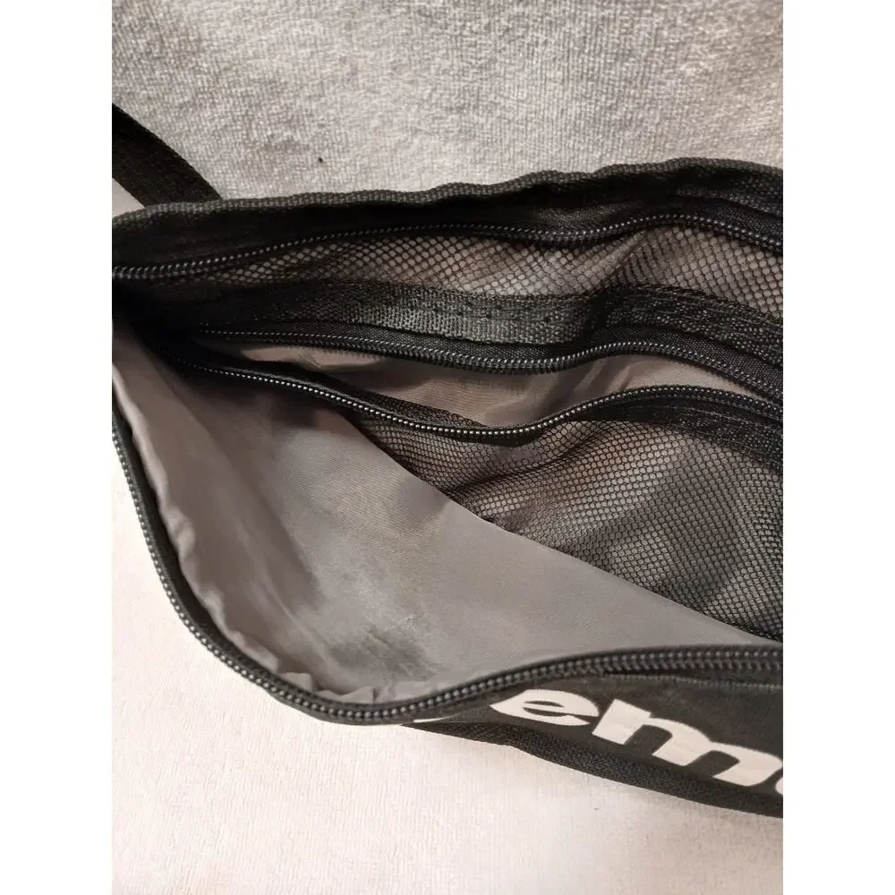 Supreme Fanny Pack Cross Body Bag Black Red Logo‎ See Missing Zipper Pull Sporty